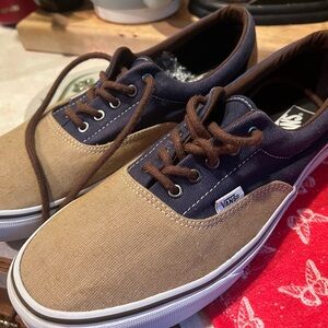 Vans skate surf men’s two tone size 11.5 tennis shoes!